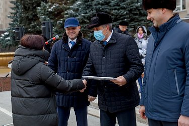 35 новых автобусов поехали в сельские школы 